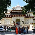 Raj Raghunandan Guest House