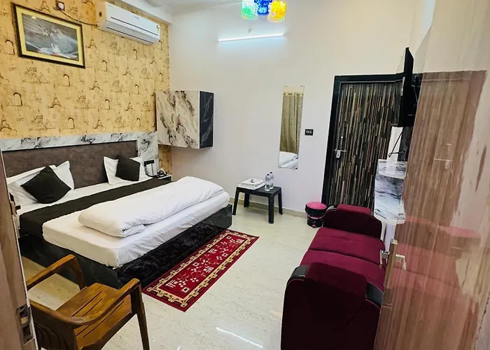 Shri Radhe Radhe Guest House In-Front Of Ram Janam Bhumi Main Gate Opposite 200 Meter Fully Ac All Rooms
