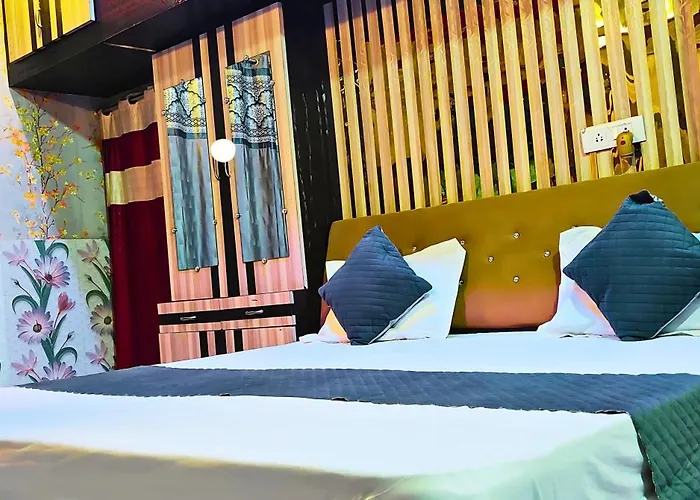 Hotel Raj Nandani Palace - Near By Ram Mandir