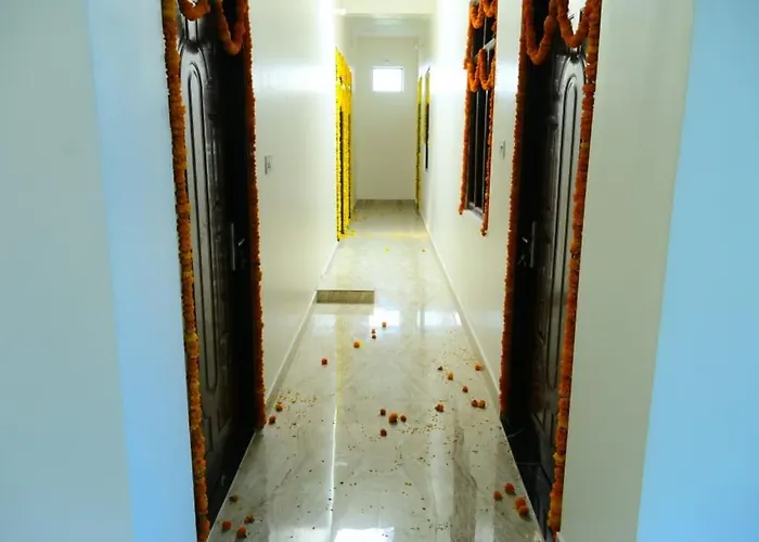 Asha Palace Guest House