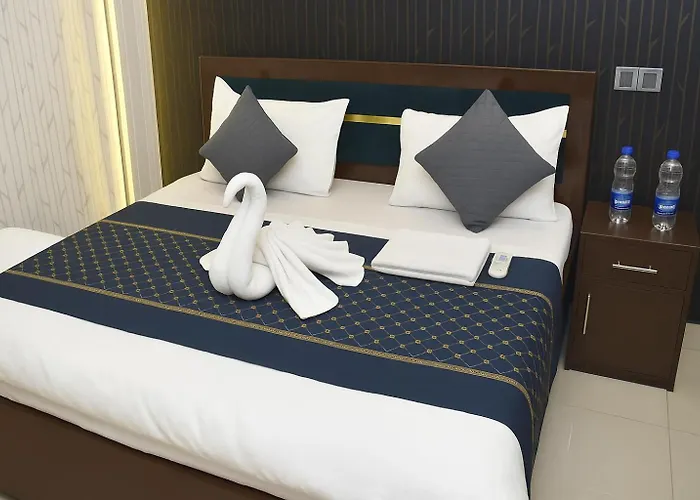 Rajnandani Palace Ayodhya - Modern Stay Near Ram Mandir With Free Parking