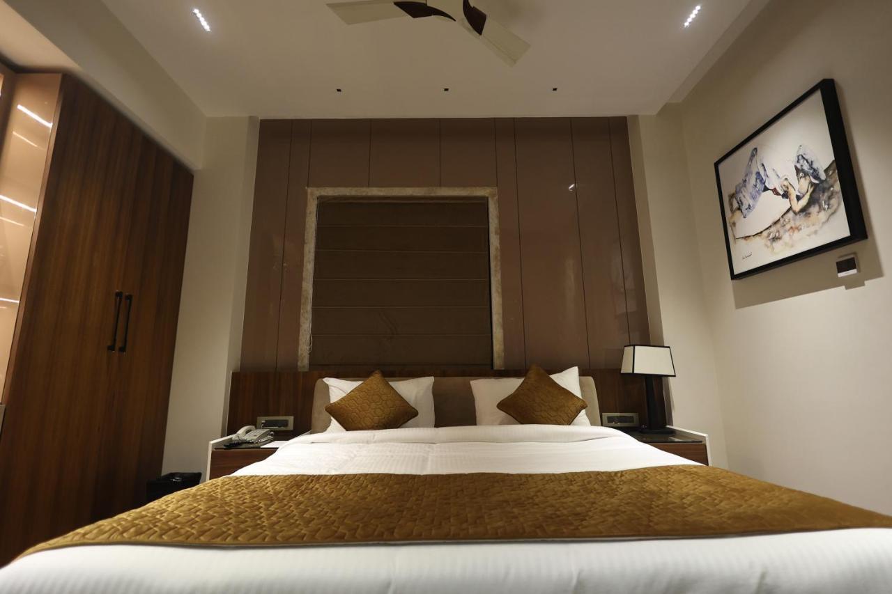 The Ramayana Hotel, Hotel