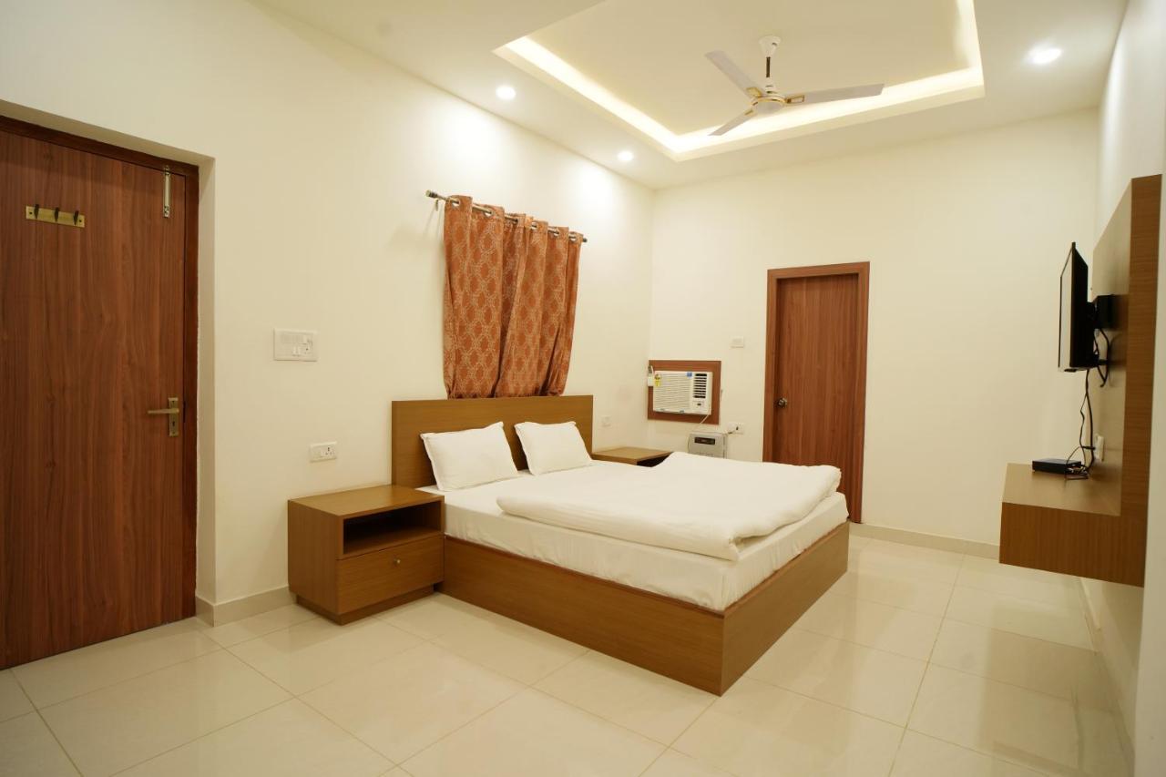 Apoorva Guest house Ayodhya