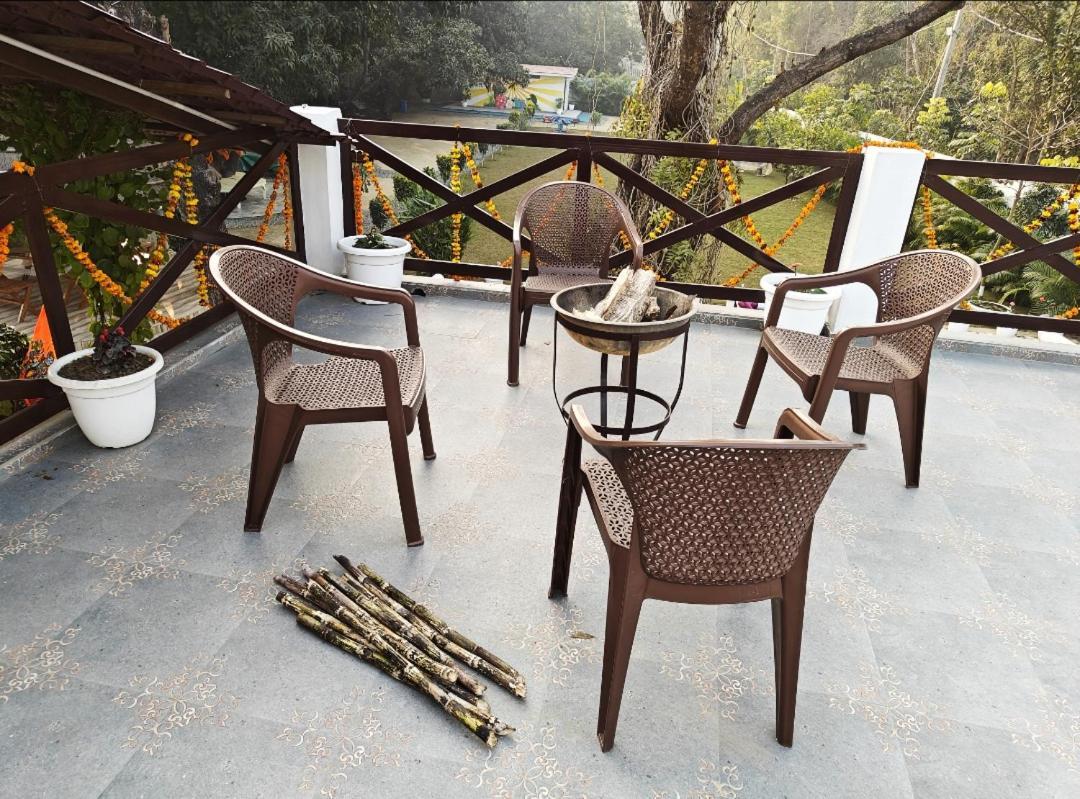 Shobhayan Inn, Airport Railway Station Pickup Free * Ayodhya