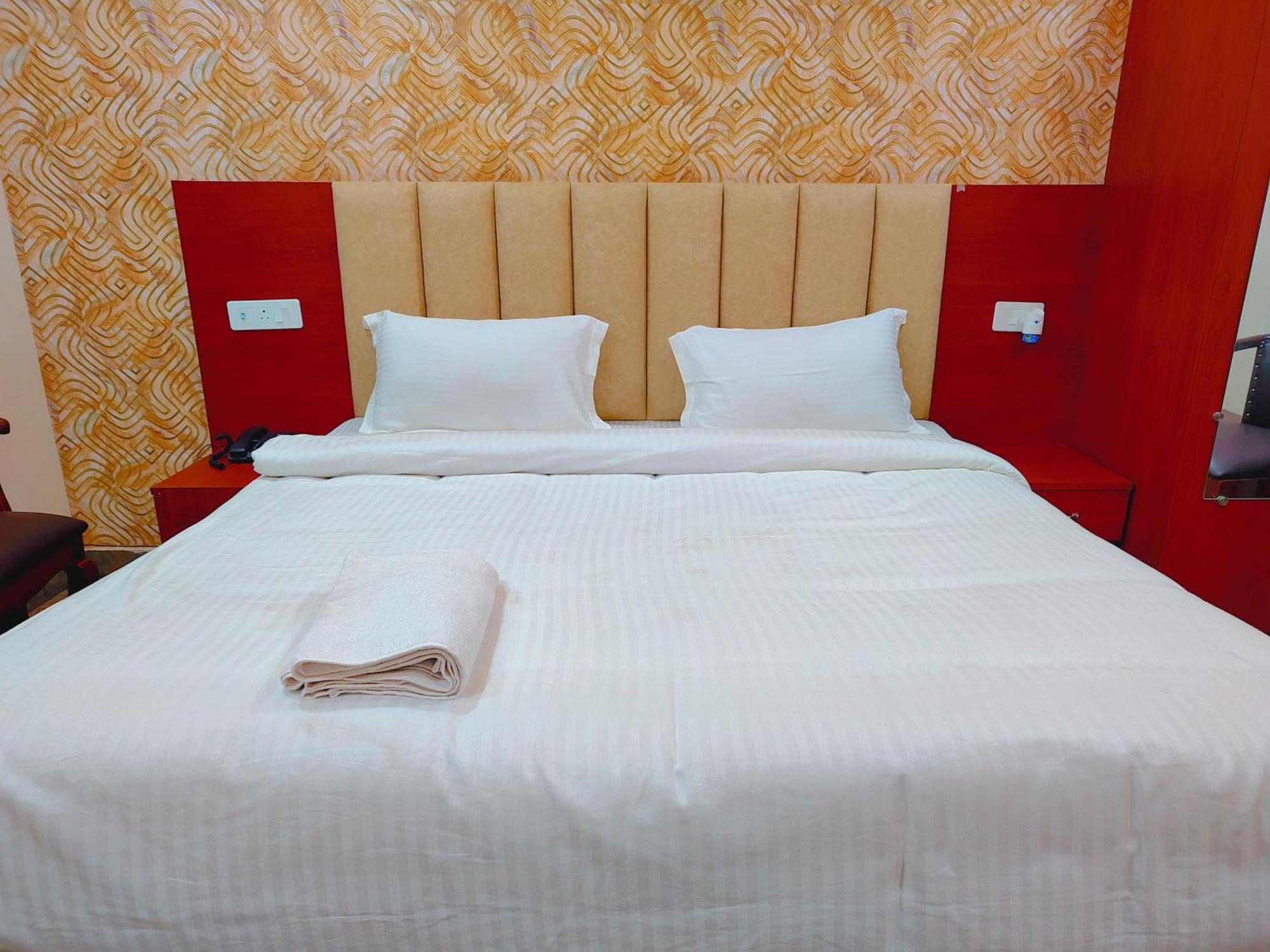 Resort Awadh Samrat