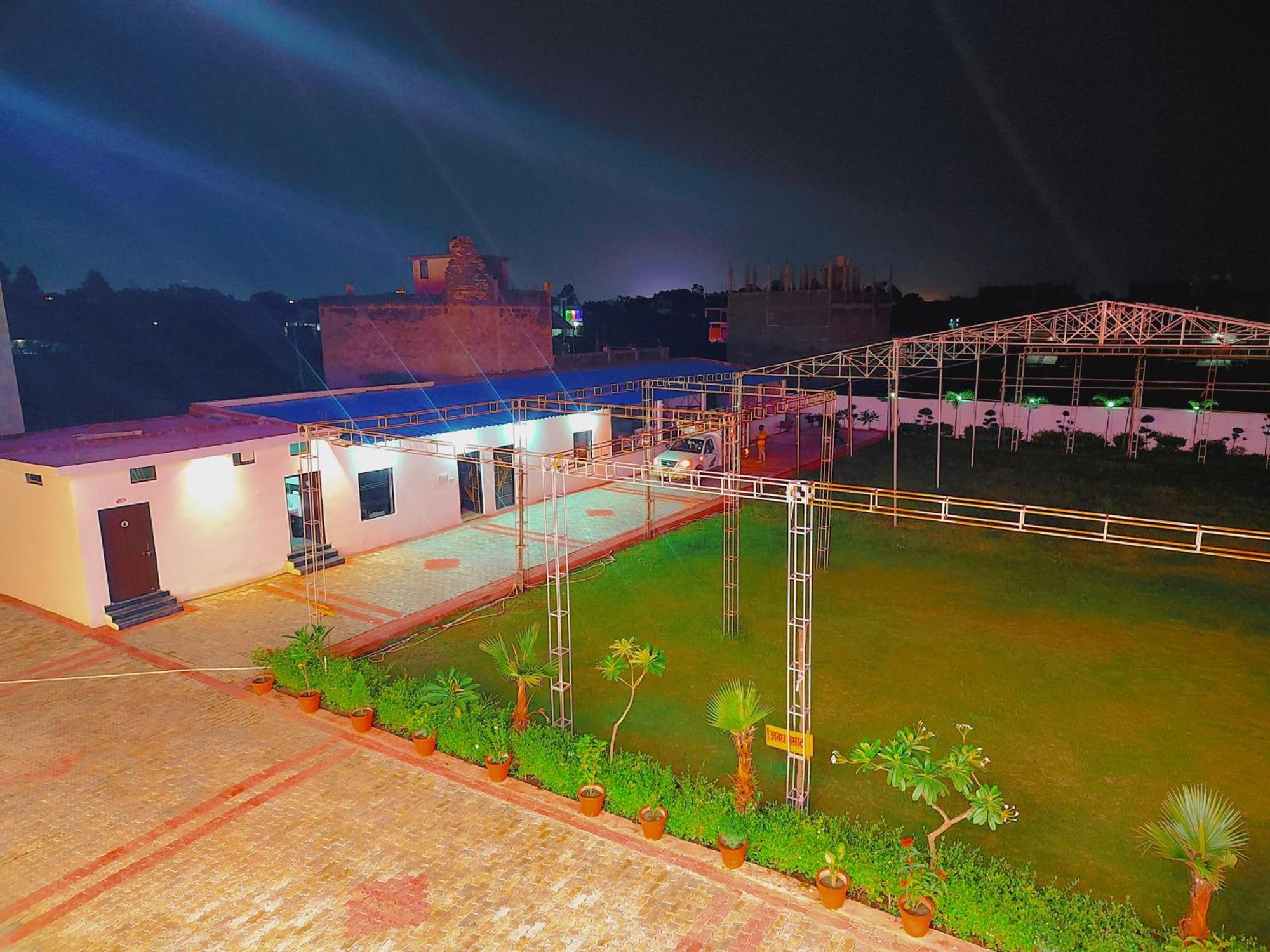 Resort Awadh Samrat