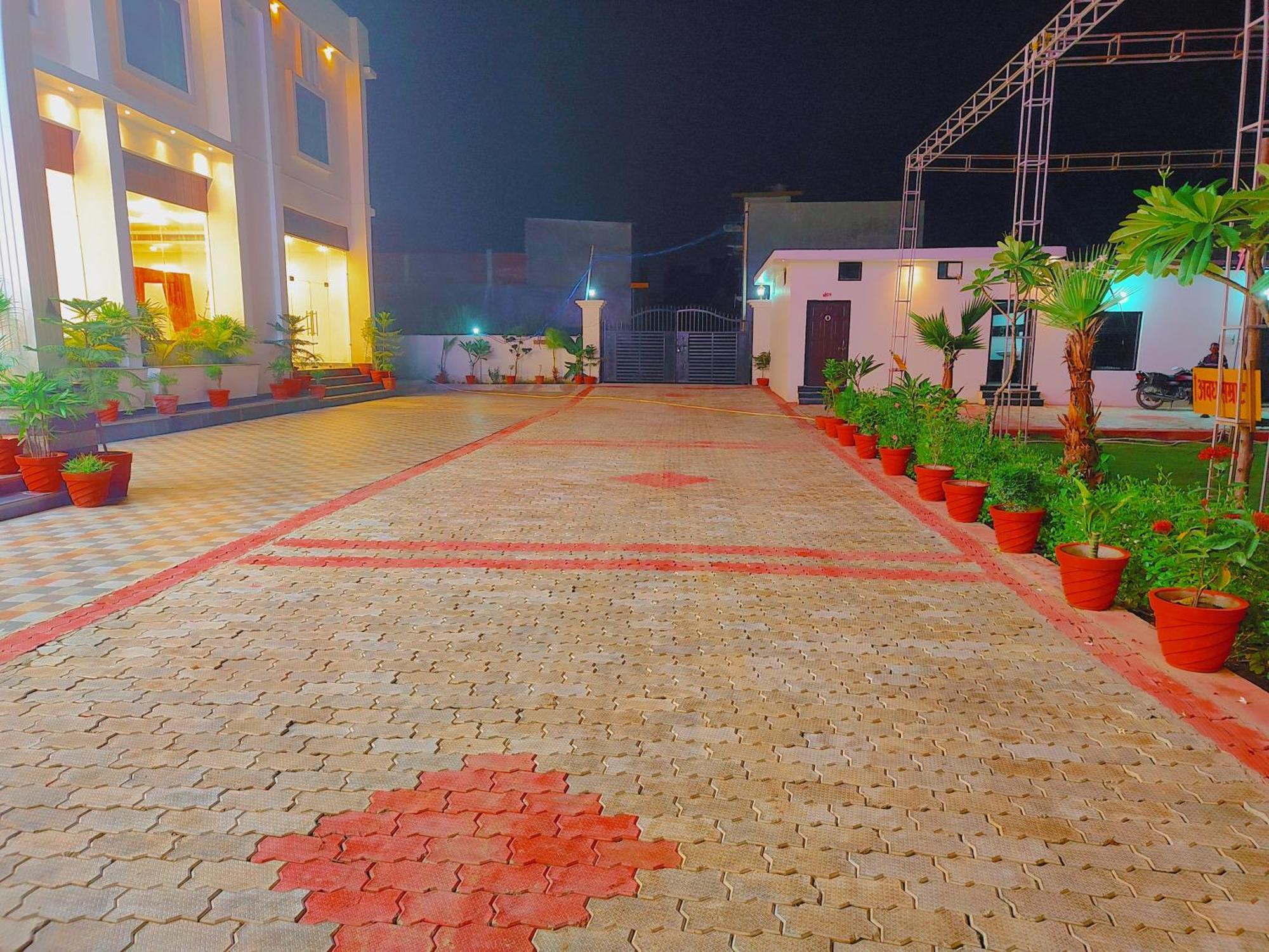 Resort Awadh Samrat *