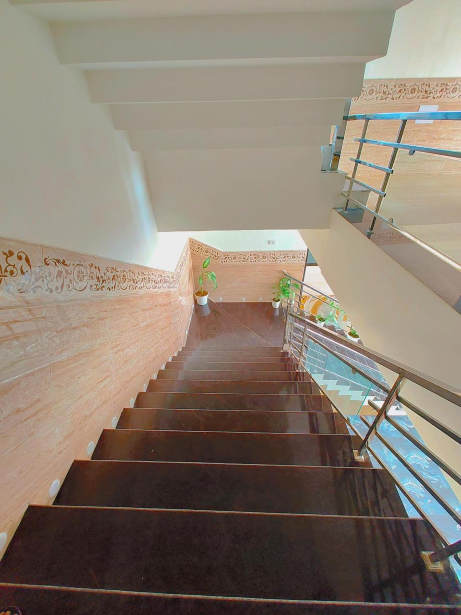 Hotel Elegance And Banquet 3*