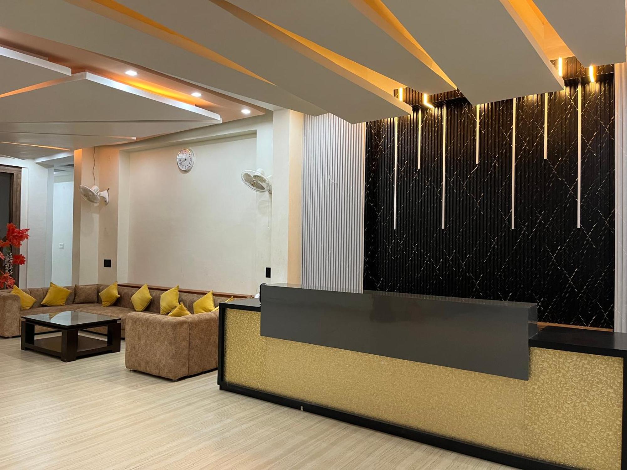 Jb Square And Lawn Hotel Ayodhya