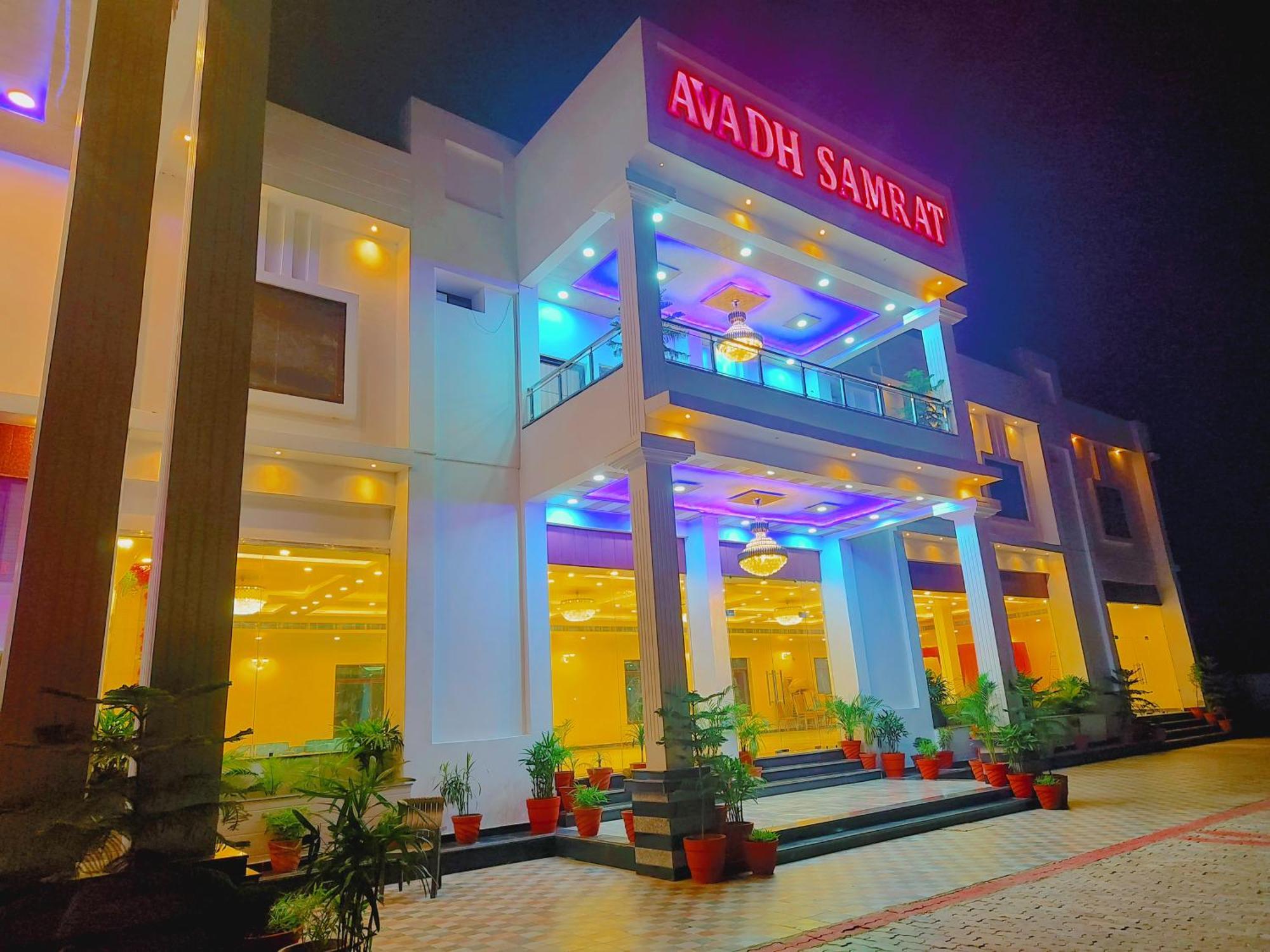 Awadh Samrat Resort *