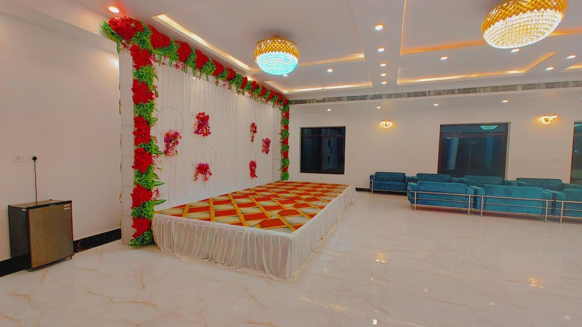 Resort Awadh Samrat *