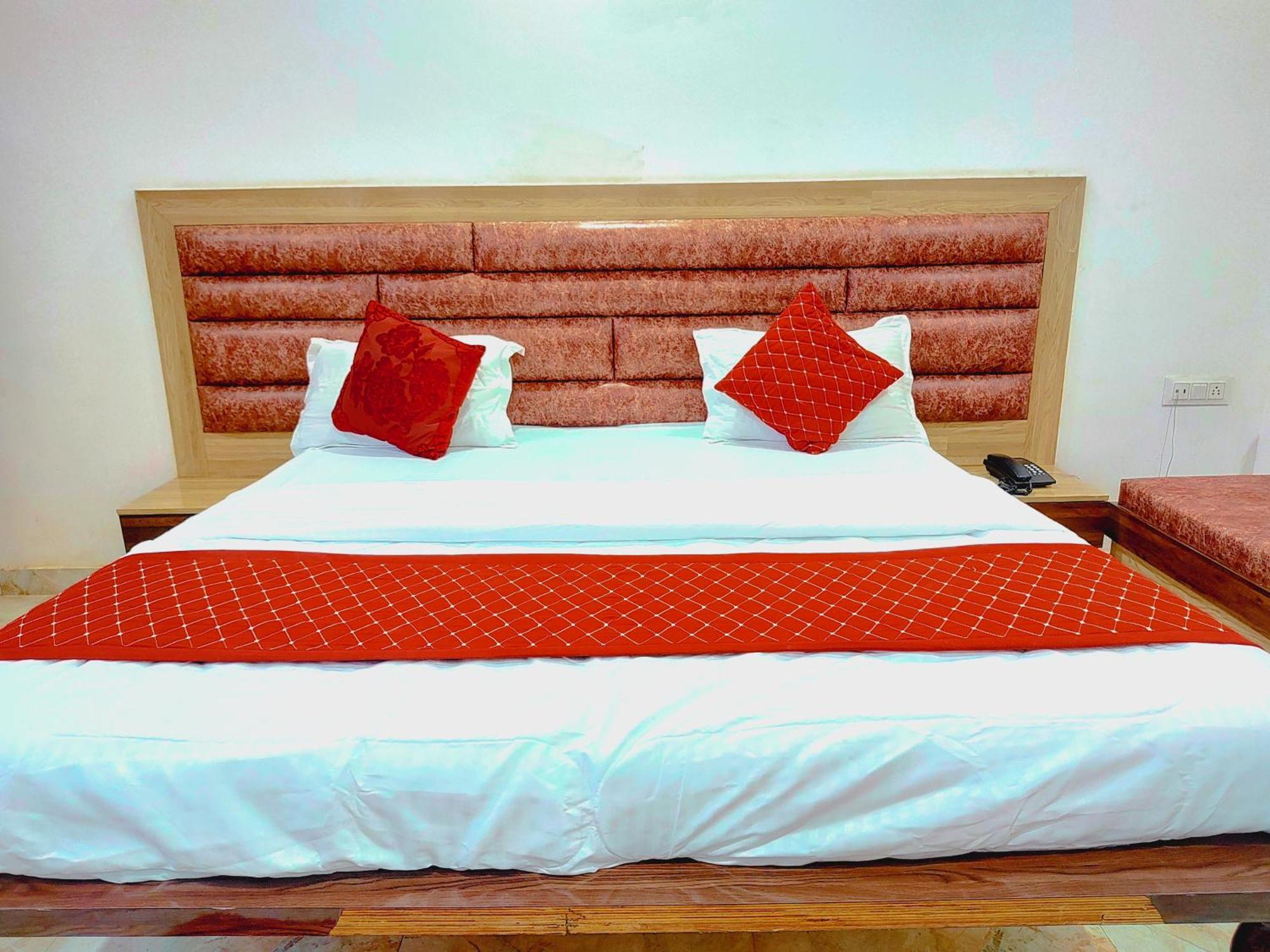 Elegance And Banquet 3* Ayodhya