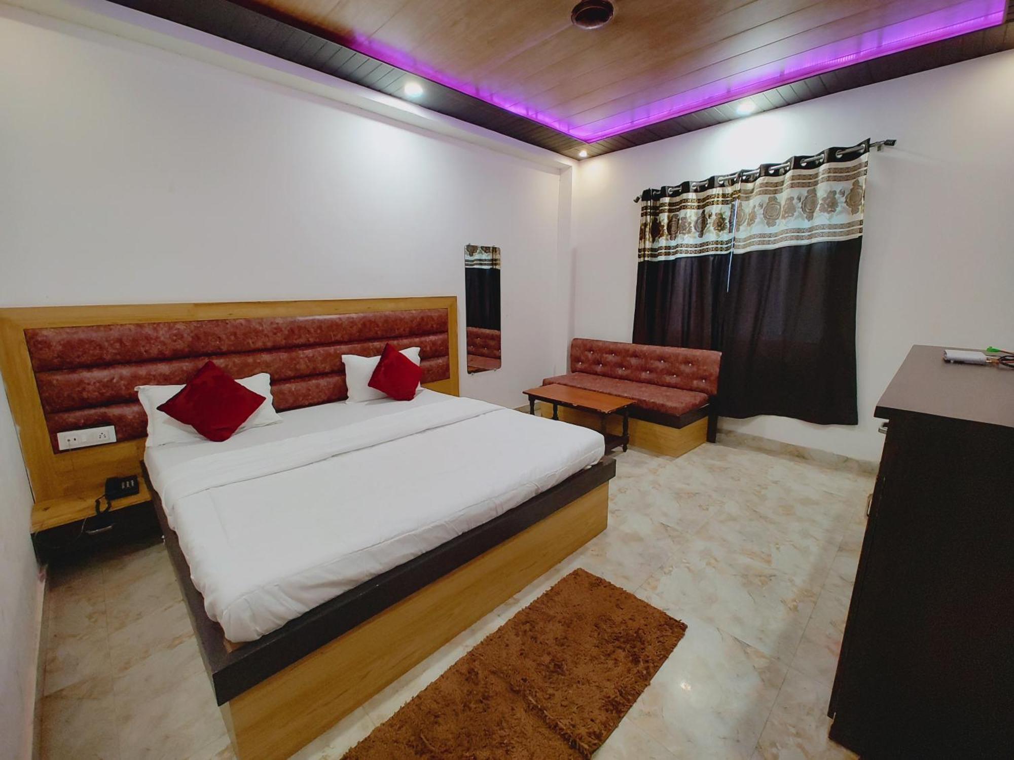 Hotel Elegance And Banquet 3*