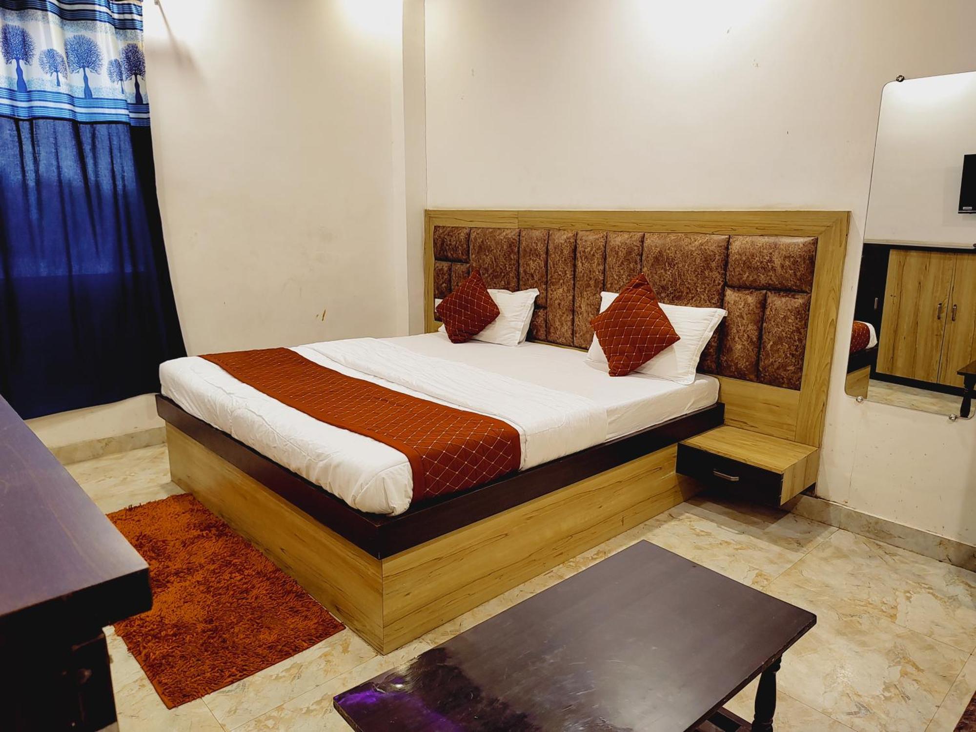 Elegance And Banquet Hotel Ayodhya