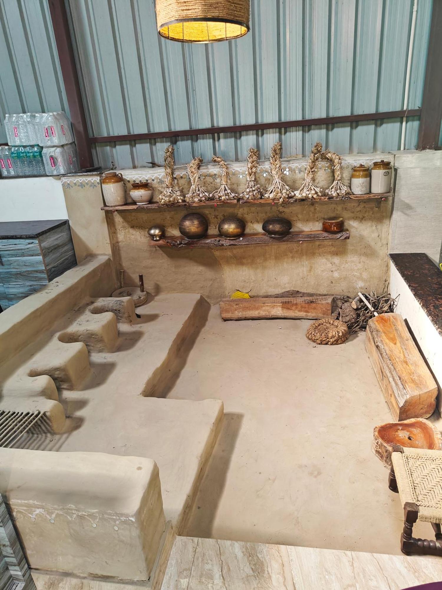 Shobhayan Inn, Airport Railway Station Pickup Free Campsite Ayodhya