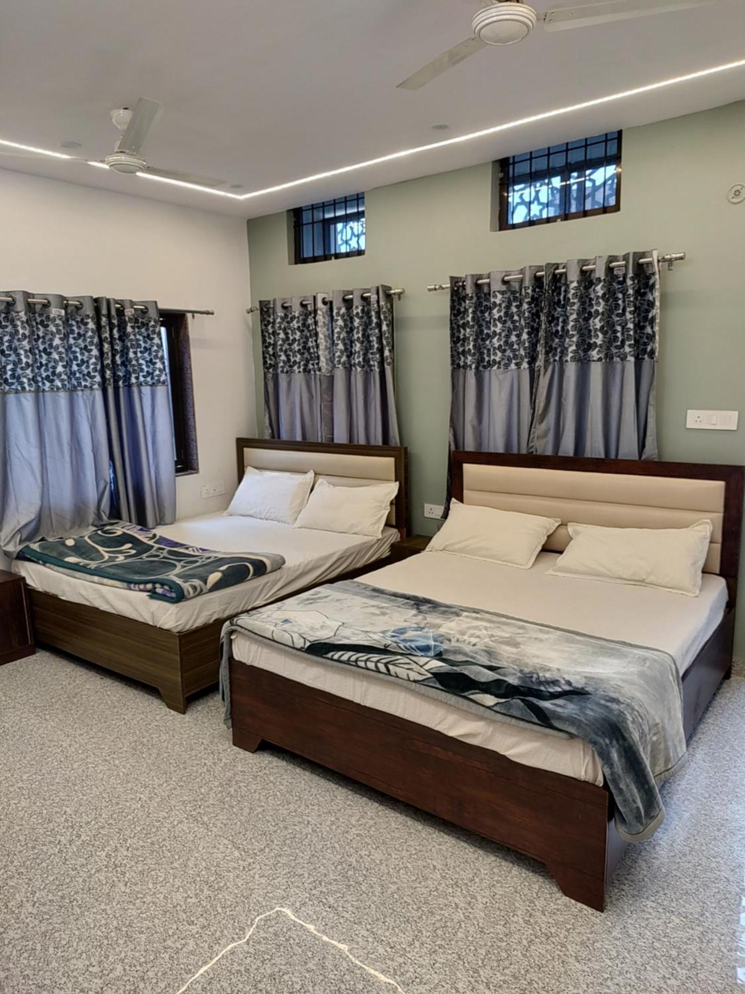 Shree Rajeshwar Bhawan * Ayodhya