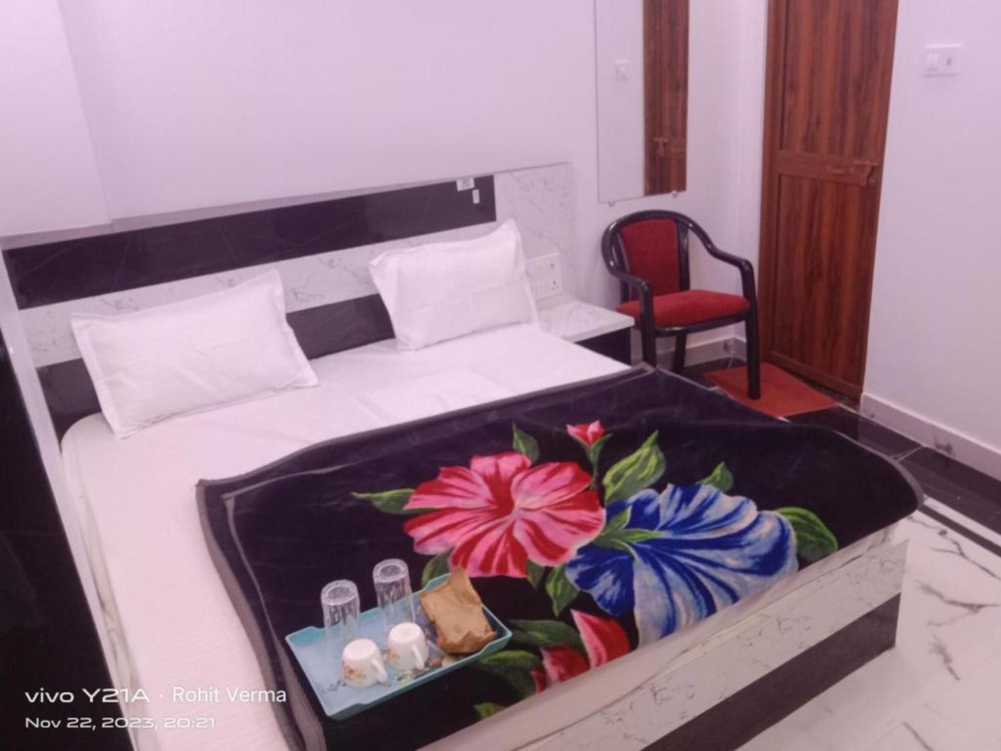 Hanuman -walking Distance From Ram Mandir , , Fully-air-conditioned With Free Wifi-facility, Best Hotel 3*