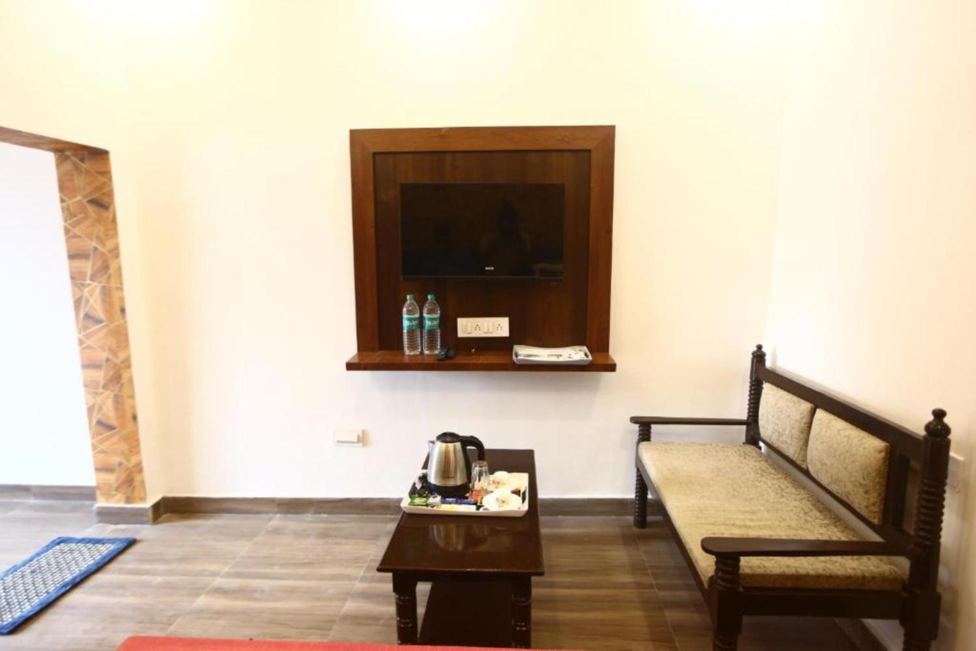 Hanuman -walking Distance From Ram Mandir , , Fully-air-conditioned With Free Wifi-facility, Best Ayodhya