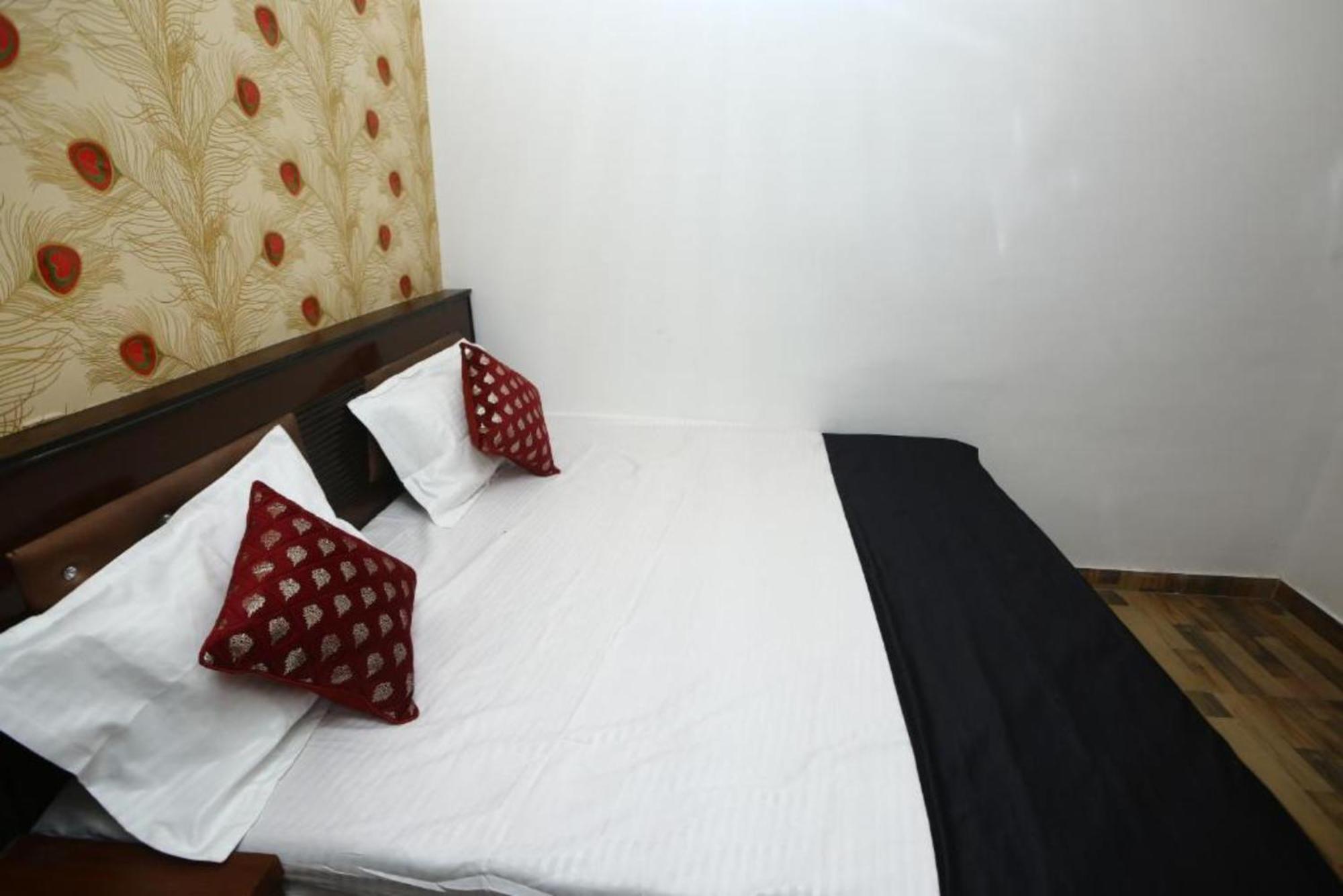 Hanuman -walking Distance From Ram Mandir , , Fully-air-conditioned With Free Wifi-facility, Best