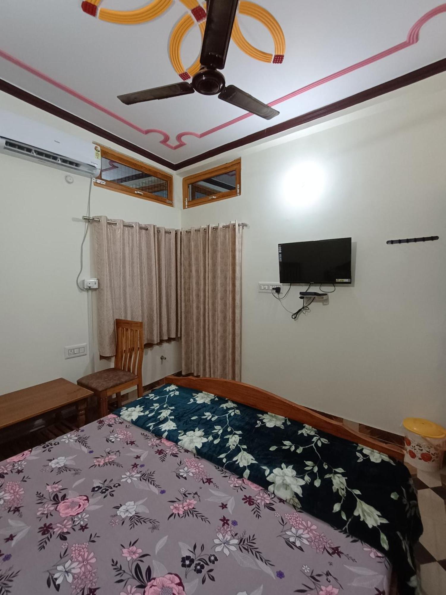 Homestay Sudama Dham *