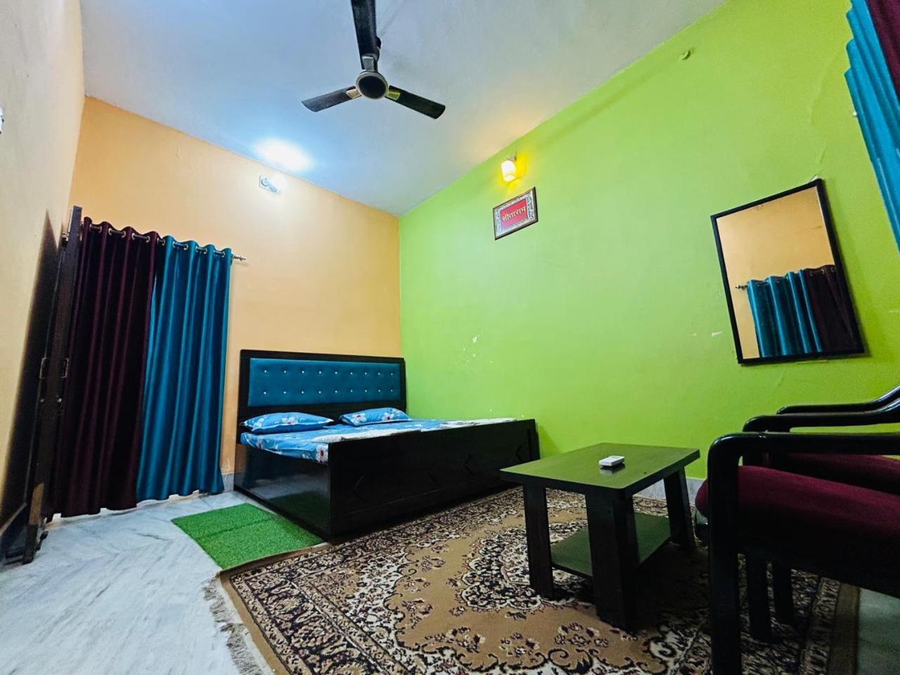 Baba Neeb Karori Nilyam Homestay Ayodhya