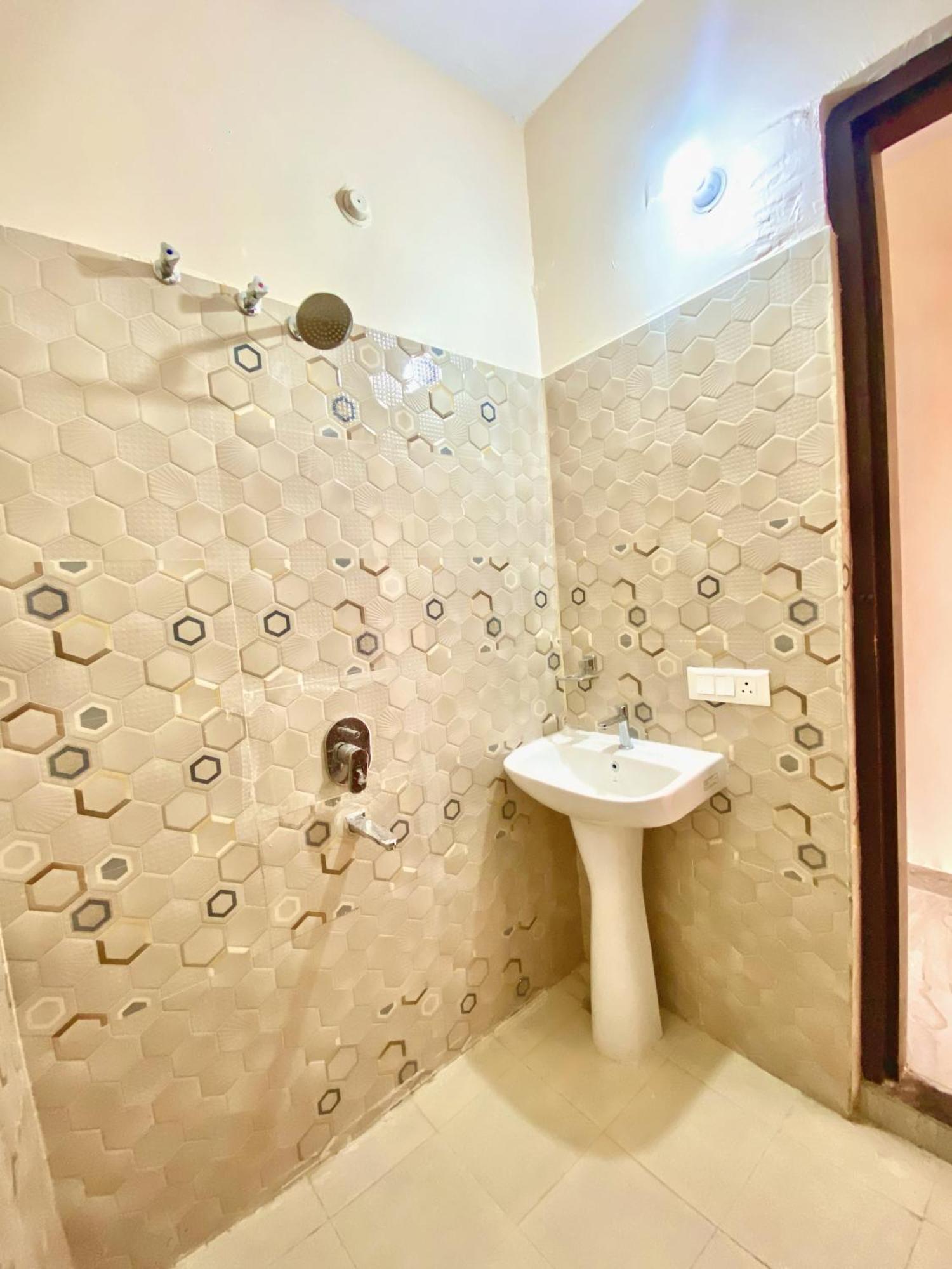 Ramalayam Hotel Ayodhya