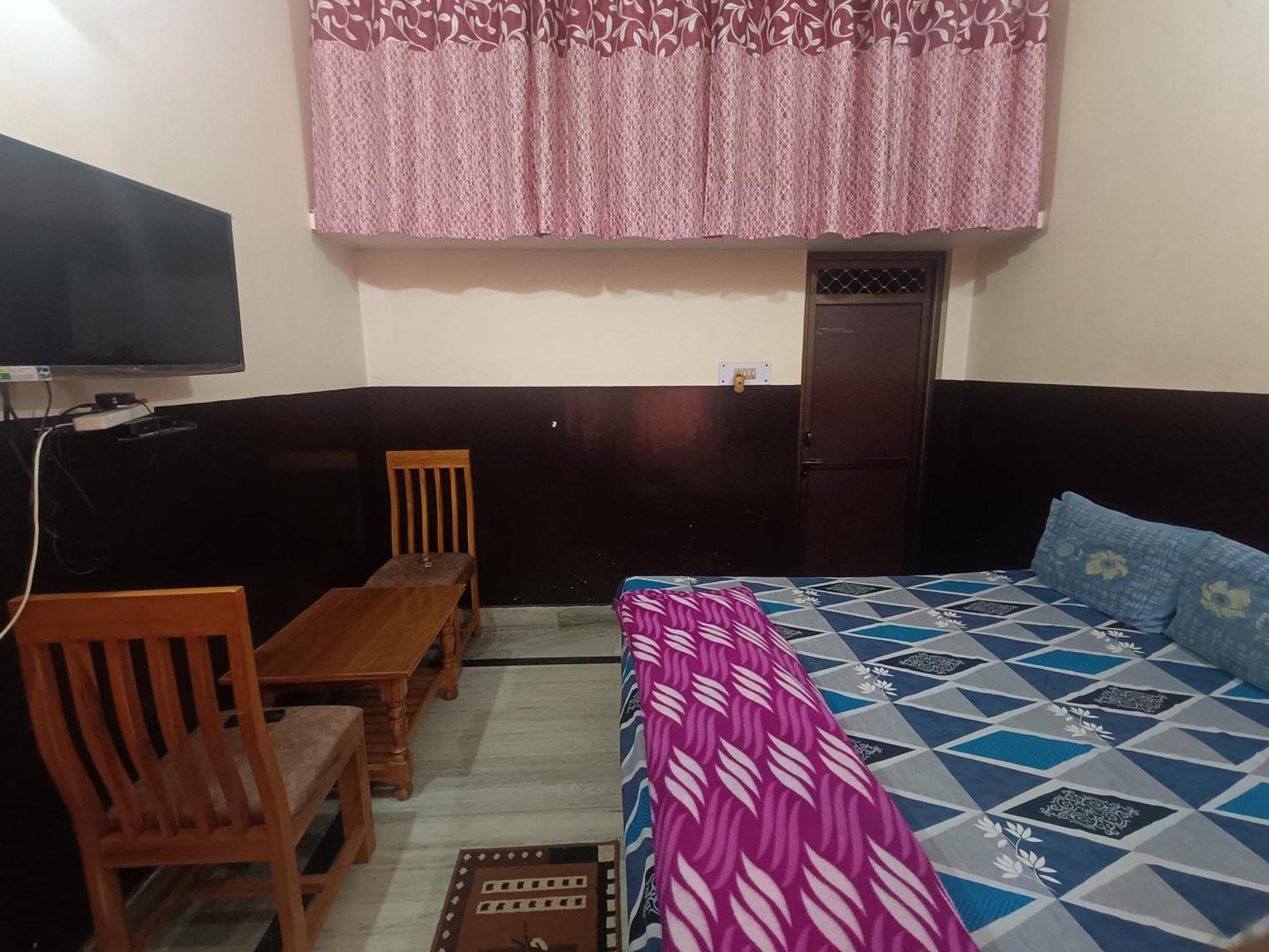 Homestay Sudama Dham *