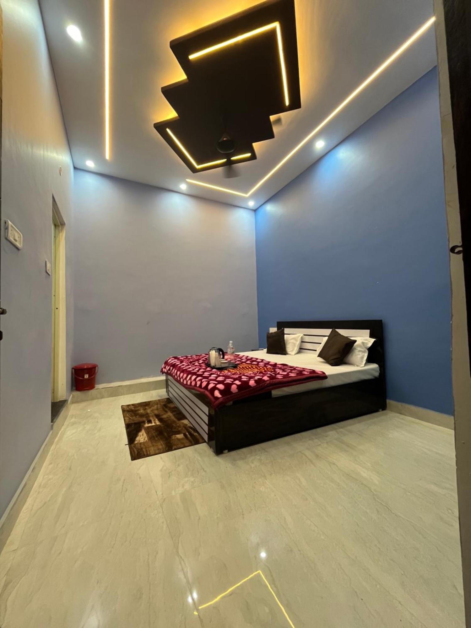 Vedas By Admiral 3*