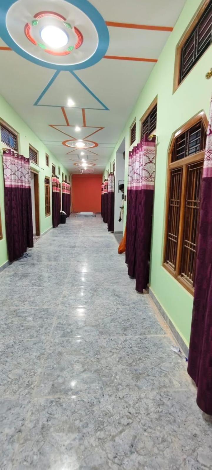 Guest house Raj Palace Near Dham Mandir Ayodhya