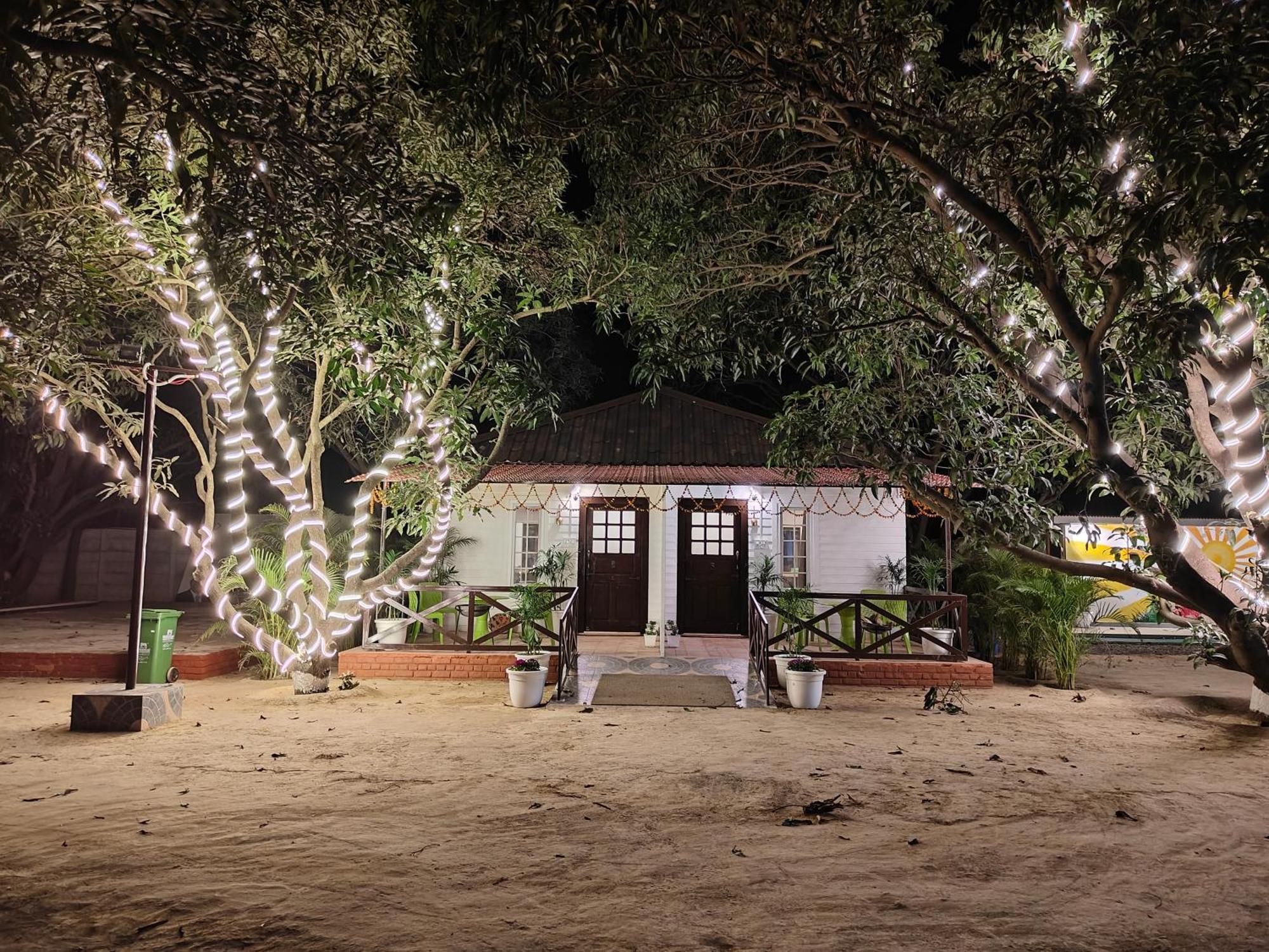 Campsite Shobhayan Inn, Airport Railway Station Pickup Free