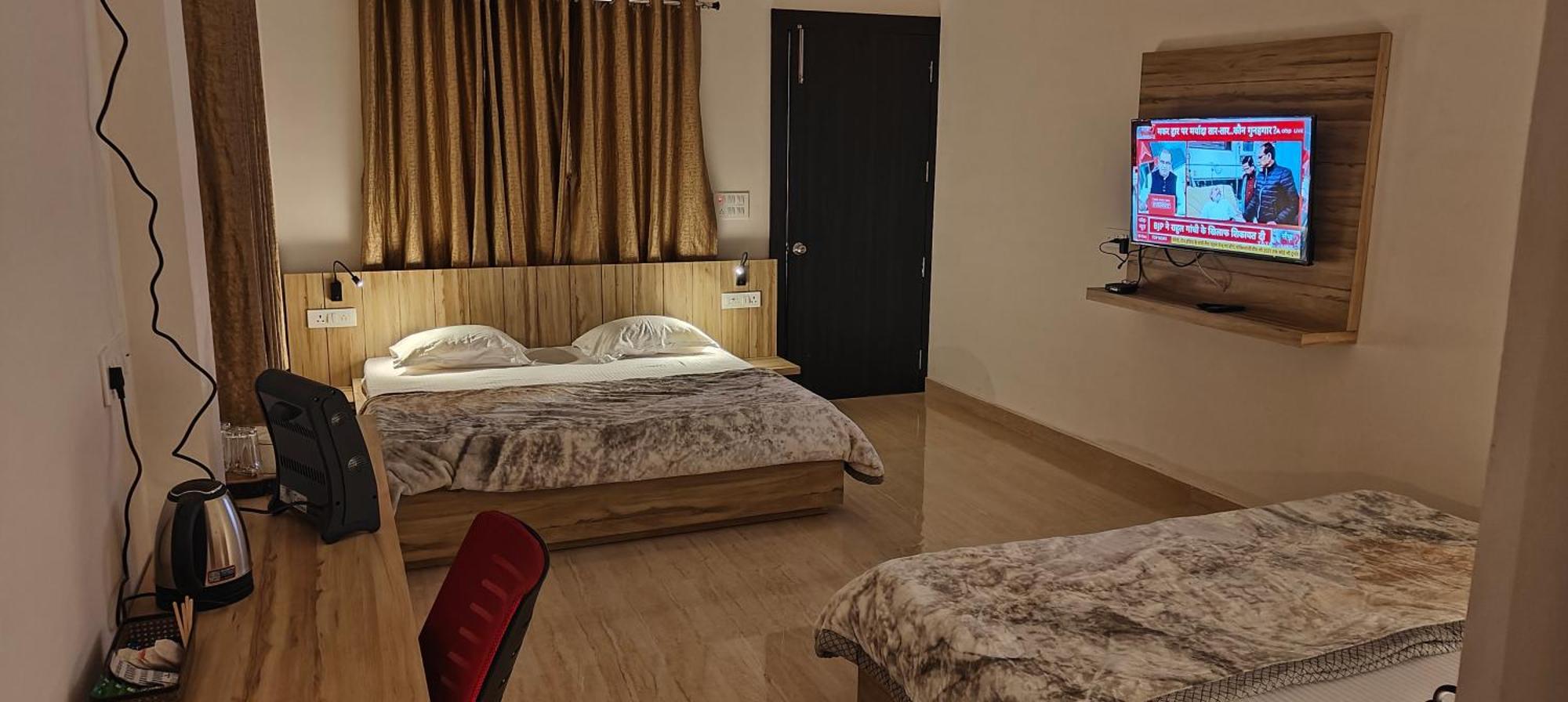 Shobhayan Inn, Airport Railway Station Pickup Free * Ayodhya