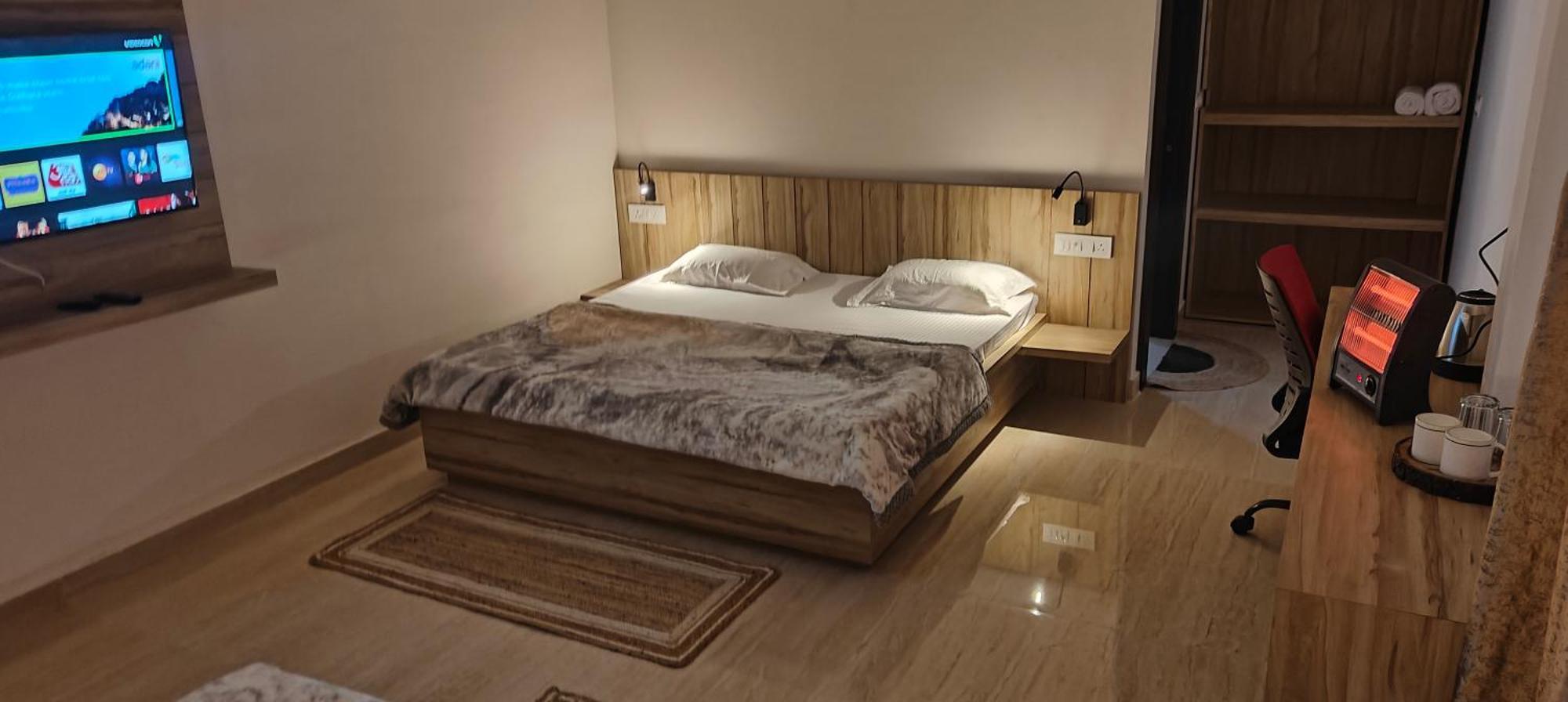 Shobhayan Inn, Airport Railway Station Pickup Free Campsite Ayodhya