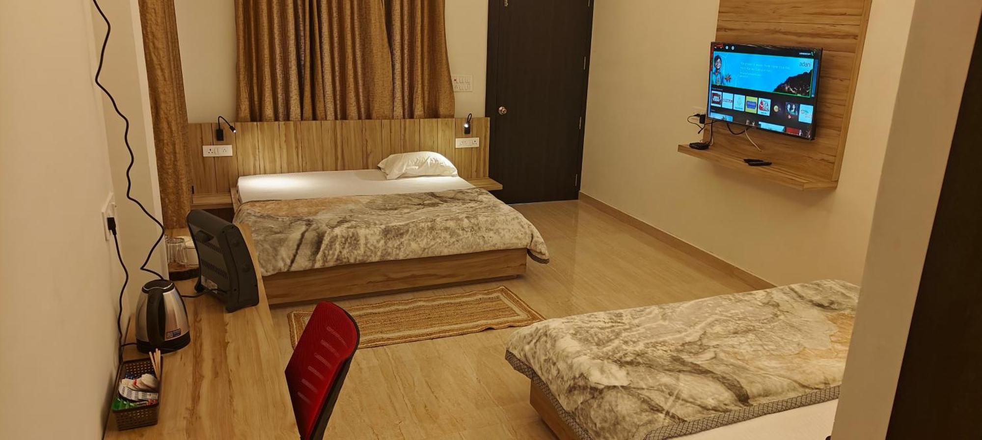 Shobhayan Inn, Airport Railway Station Pickup Free * Ayodhya