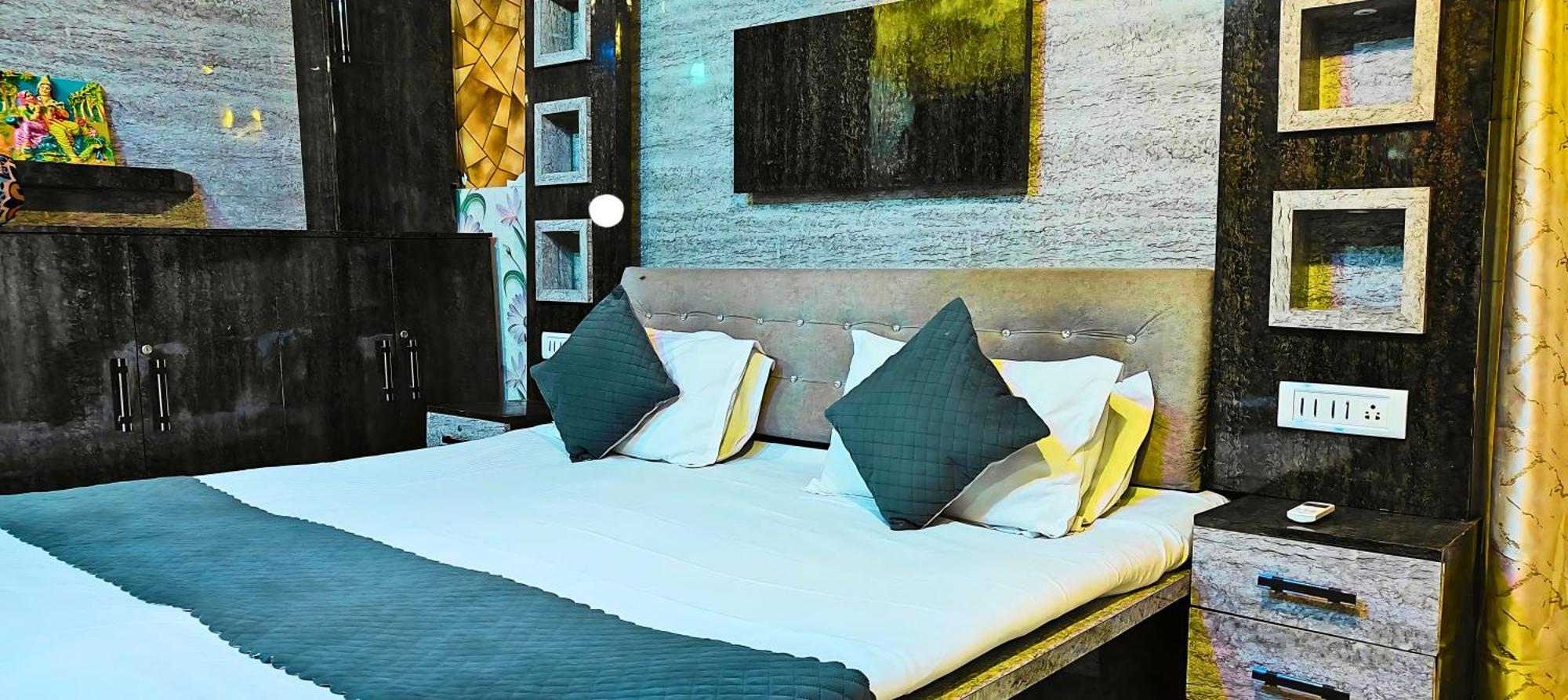Hotel Raj Nandani Palace - Near By Ram Mandir 4*