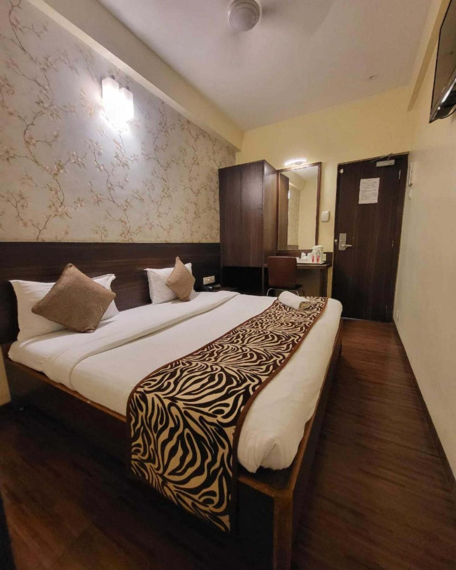 Raghubir Homestay - Perfect Location With Comfortable Ayodhya