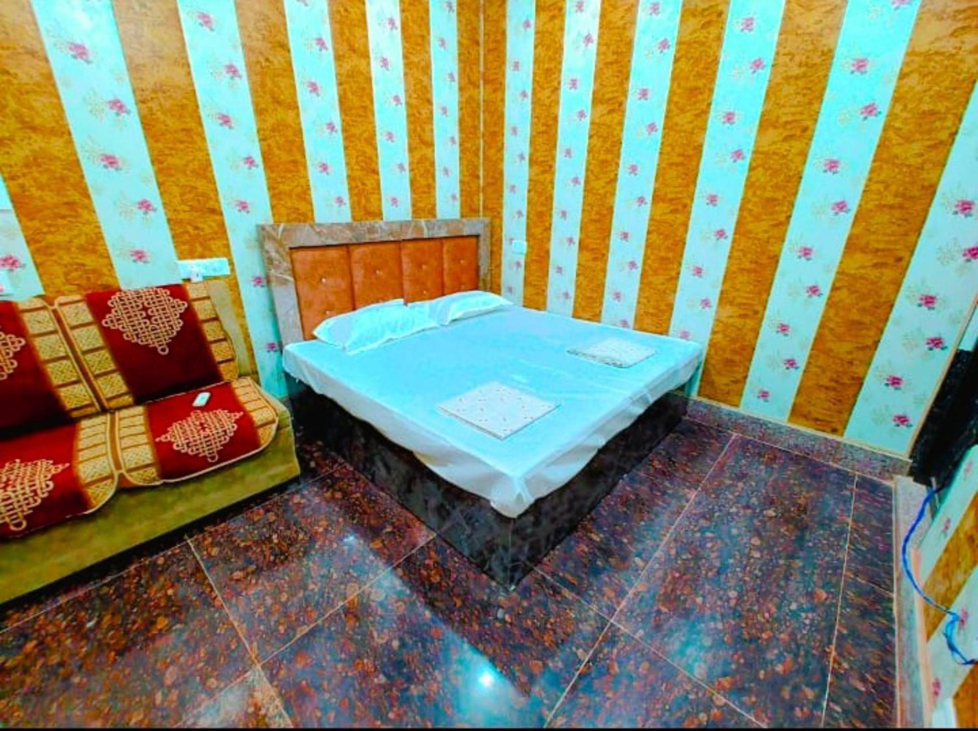 Homestay The Namo Ji Near Temple - Excellent Customer Service