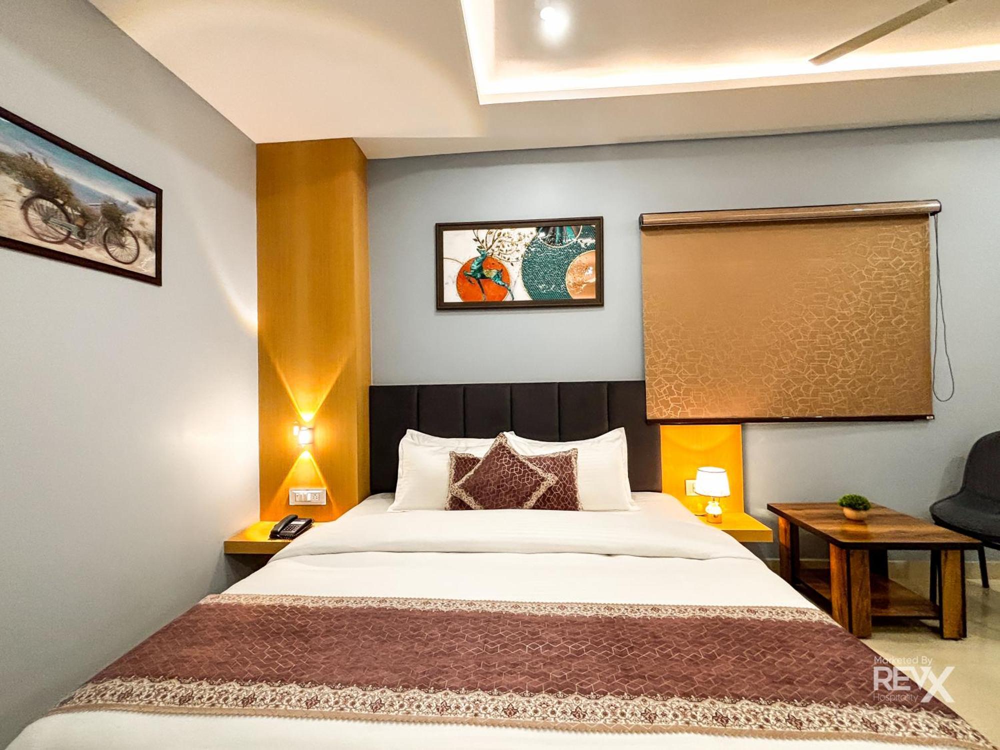 Hotel Manas *
