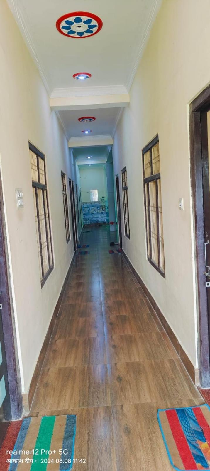 Rkm Ram Mndir 200 Meetar Guest house