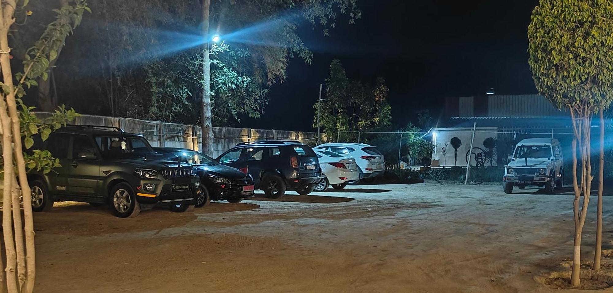 Campsite Shobhayan Inn, Airport Railway Station Pickup Free