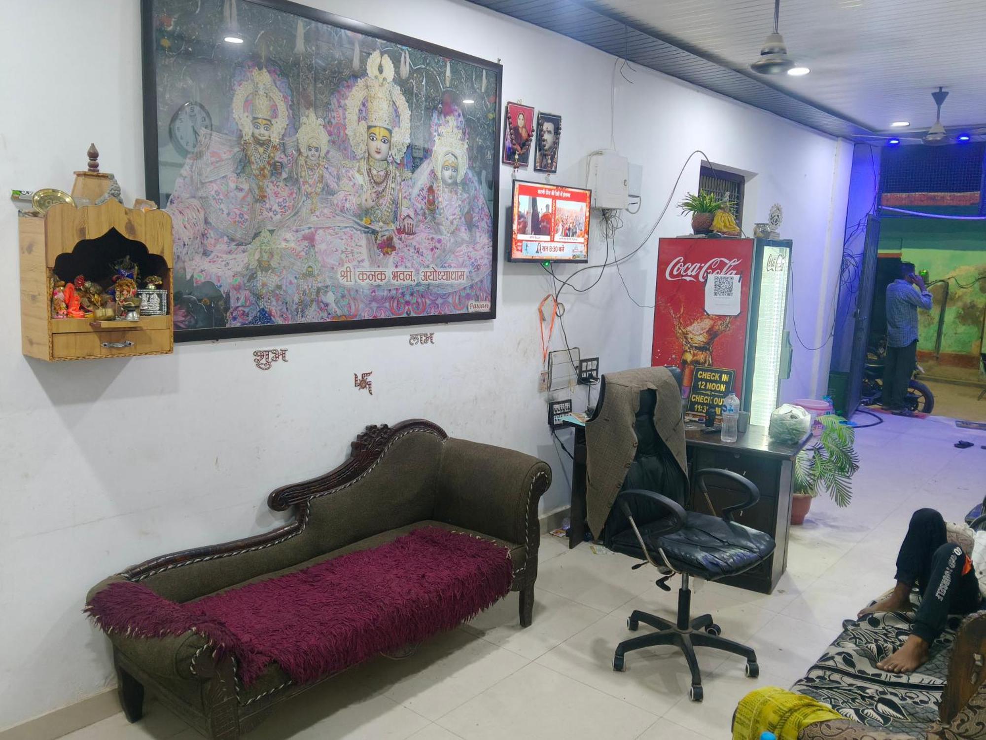 Abhay Paying Guest house