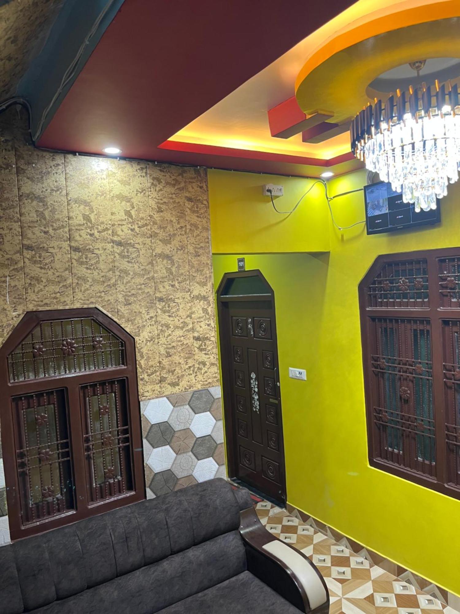 Heaven Tours By Vedas Guest house