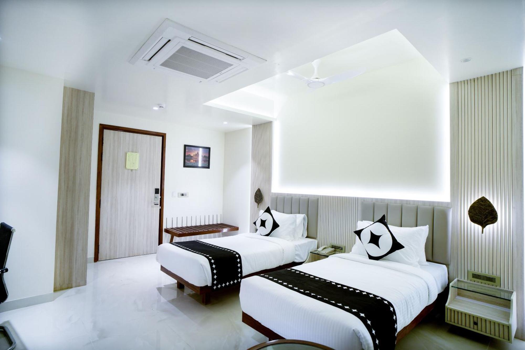 Hotel Clubhouse