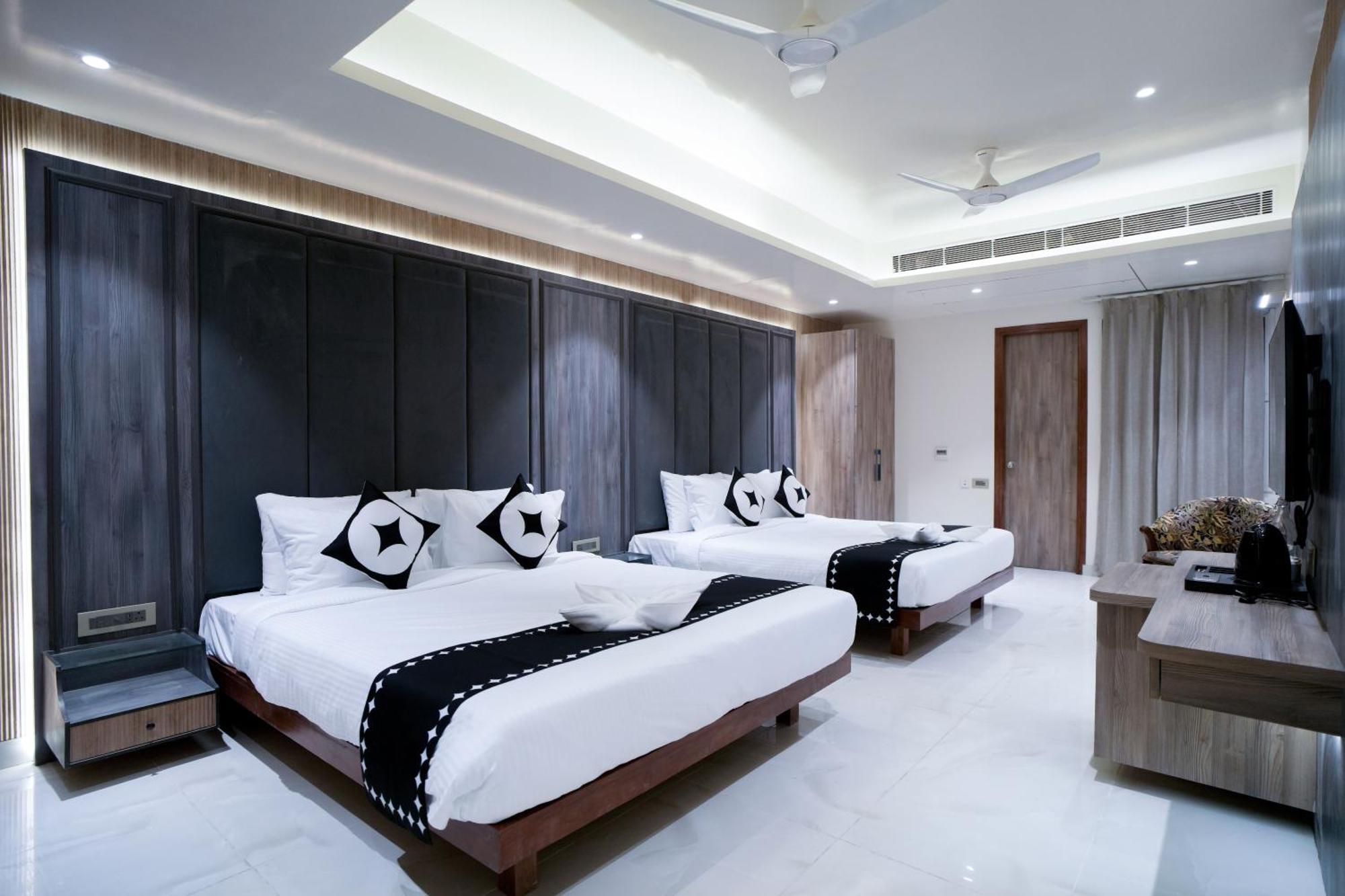 Clubhouse Hotel Ayodhya