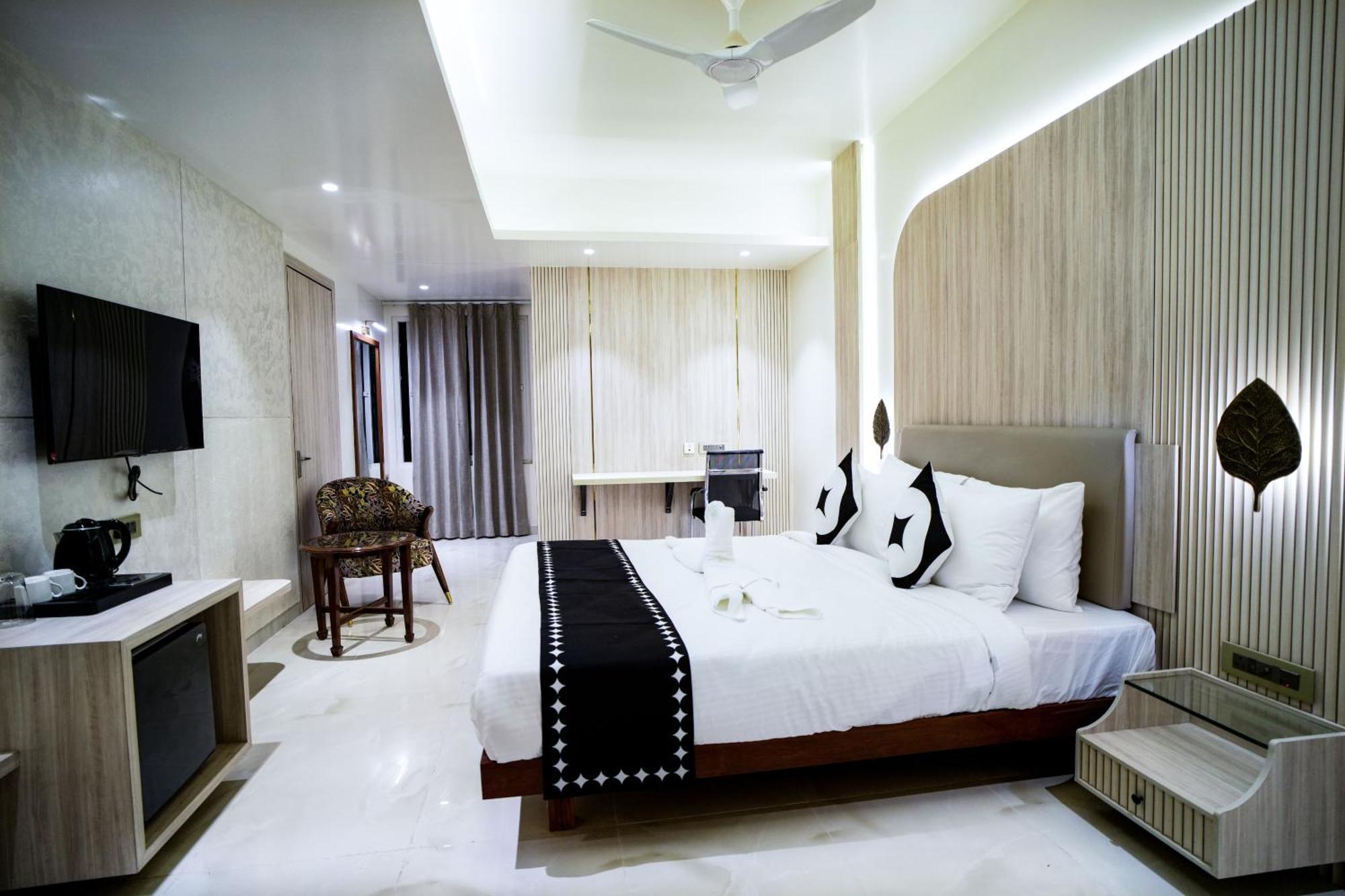 Hotel Clubhouse