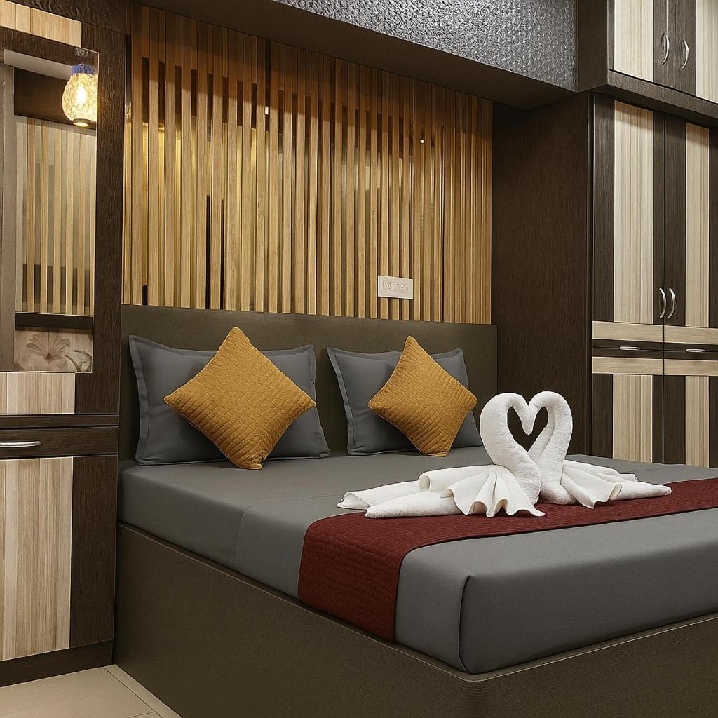Hotel Rajnandani Palace By Iq - A Regal Just Steps From Ram Mandir