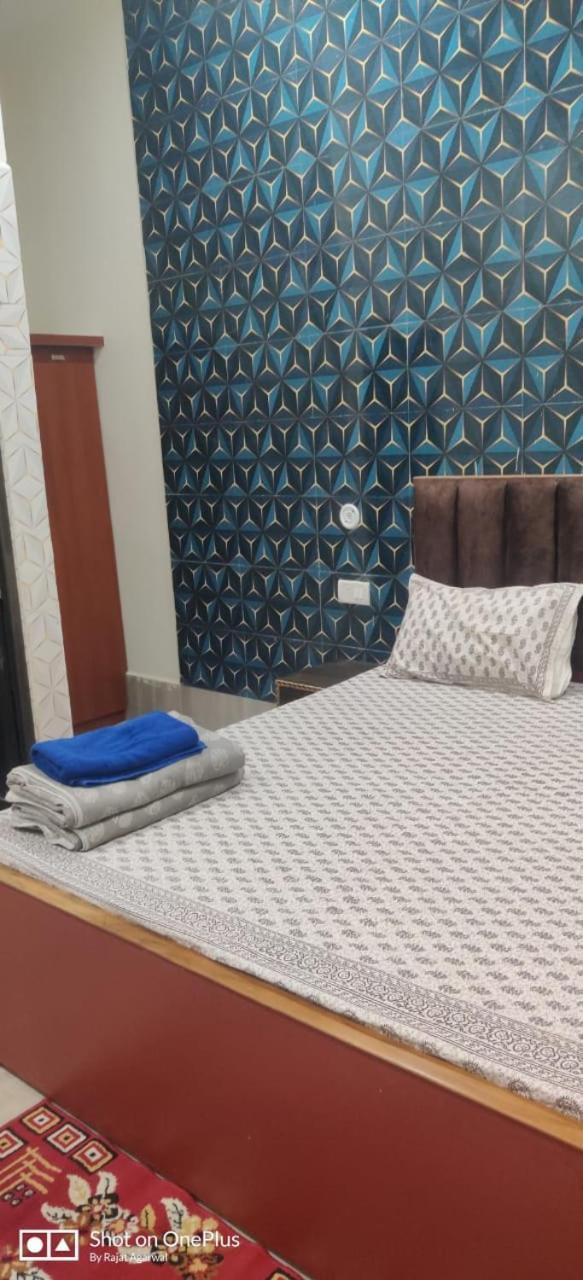 Rokadiya Hanuman Mandir Guest house Ayodhya