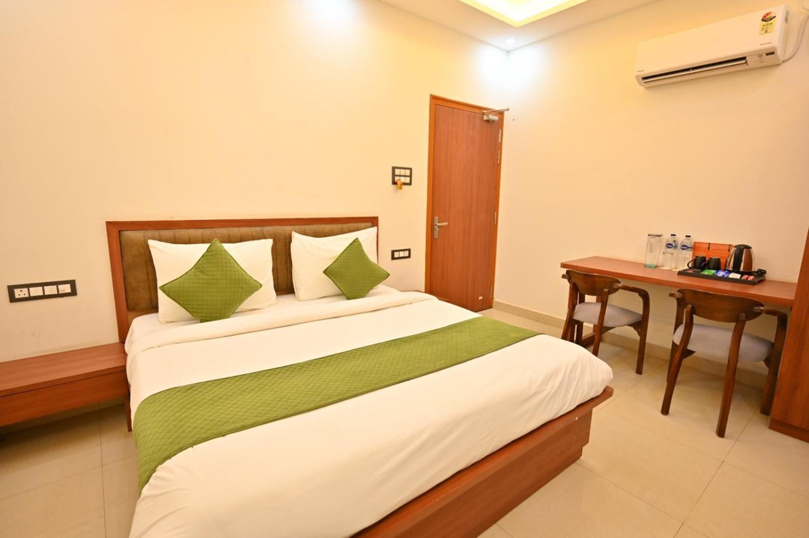 Hotel Raghav