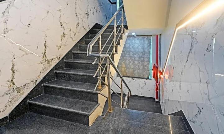 Hotel The Param Grand Regency - 750 Meters From Ram Mandir A Unit Of Ramansh Group Of Ayodhya
