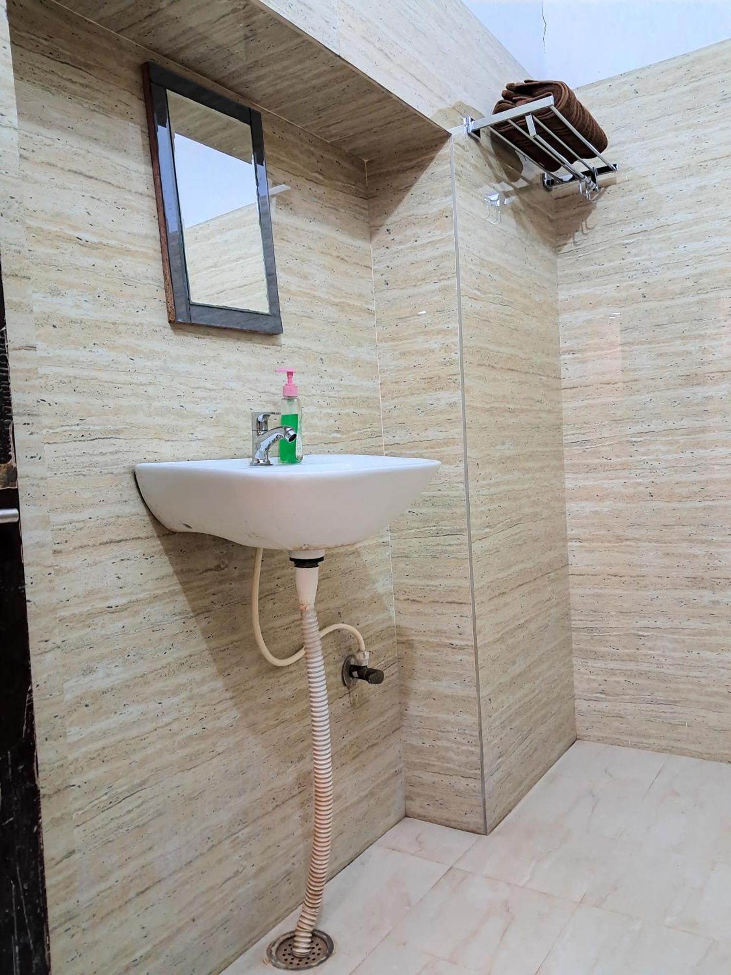 Ld Guest House, Hotel