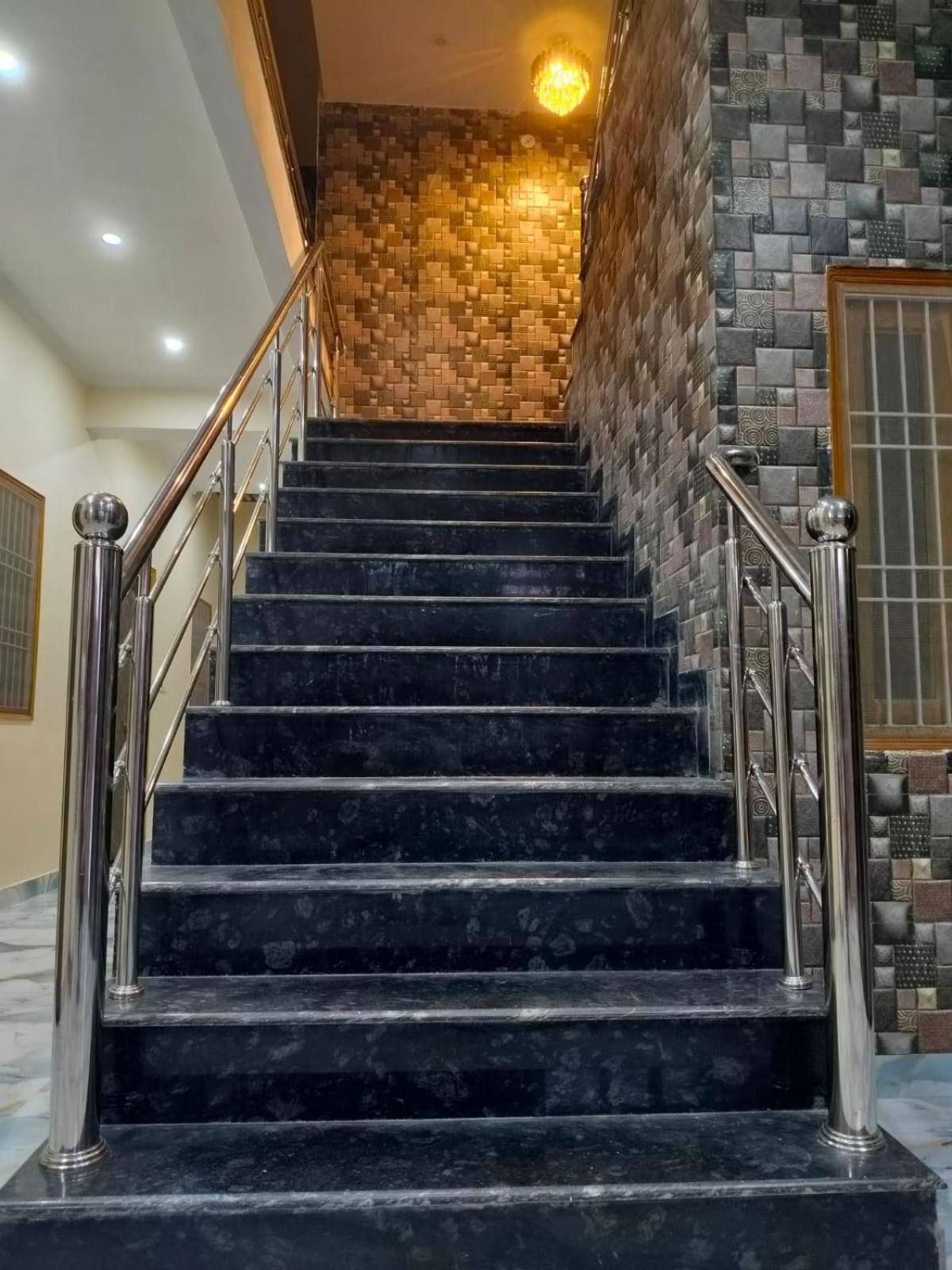 Dev Hotel 2*